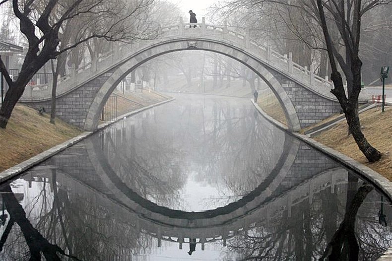 Híd a folyón