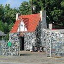 Dísztárcsa-házikó